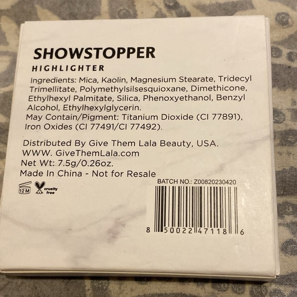 #Give them LaLa beauty pressed highlighter shade showstopper stunning rose gold - Picture 2 of 4